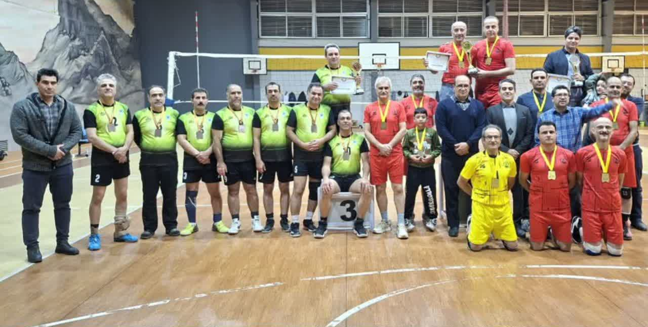 مسابقه والیبال کارکنان و اعضای هیات علمی دانشگاه های شهر اصفهان گرامیداشت شهدای اقتدار وطن «جام افتخار» (برادران) با قهرمانی تیم والیبال دانشگاه اصفهان 